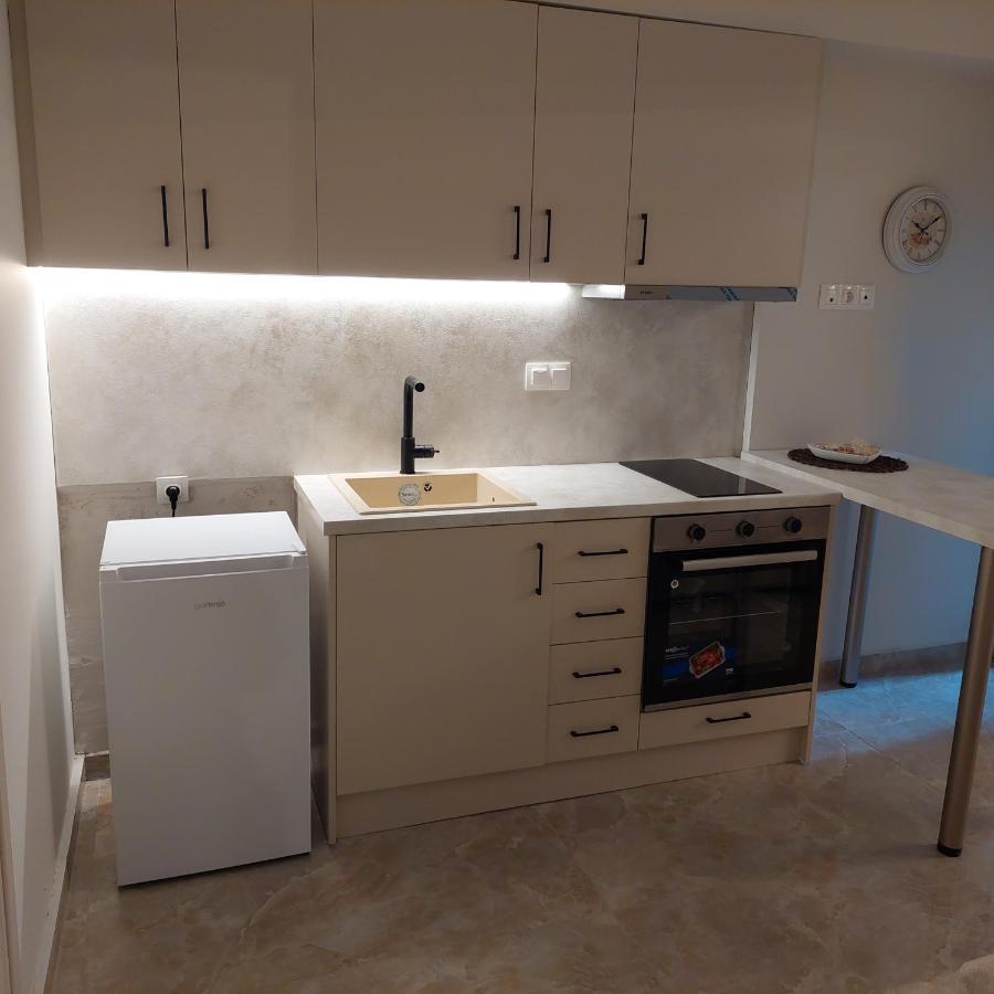 Budget Apartment To The Center เทสซาโลนิกิ ภายนอก รูปภาพ