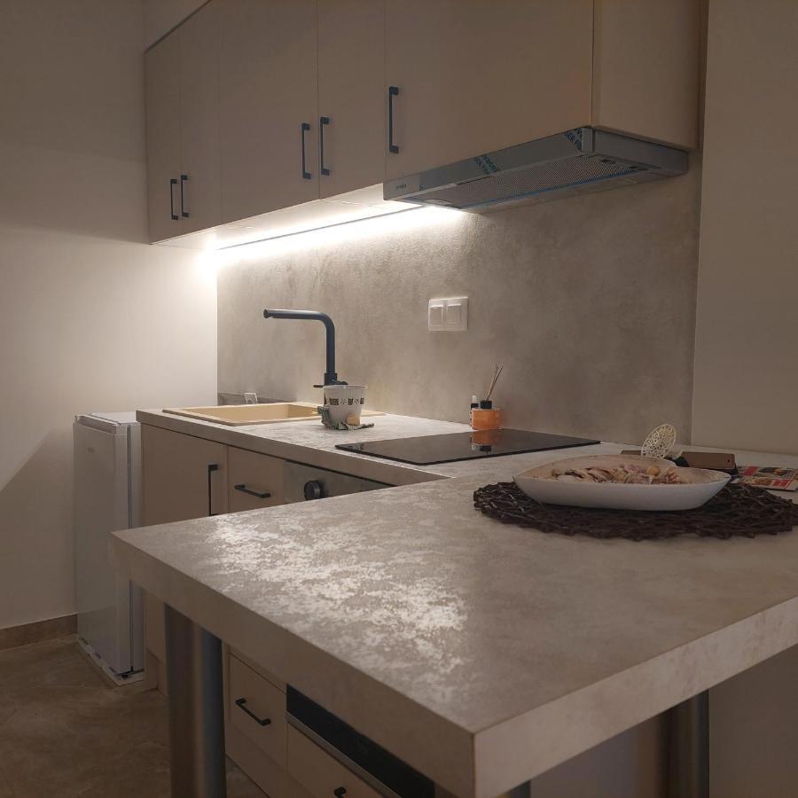 Budget Apartment To The Center เทสซาโลนิกิ ภายนอก รูปภาพ