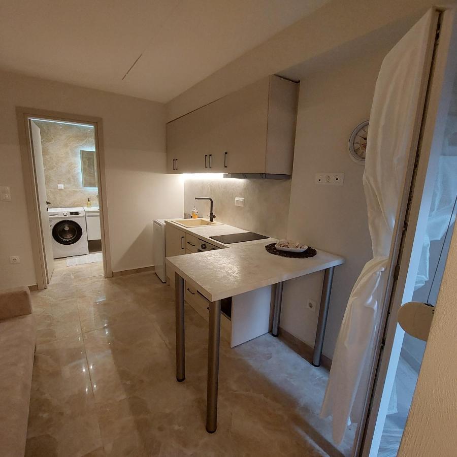 Budget Apartment To The Center เทสซาโลนิกิ ภายนอก รูปภาพ